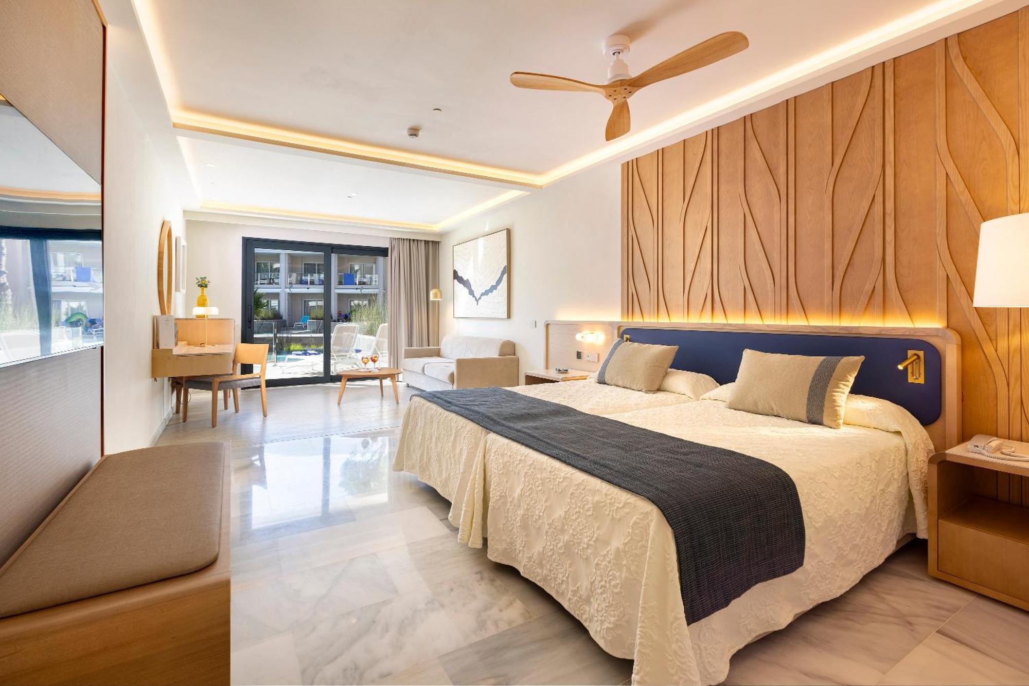 Hipotels Barrosa Palace & Hotel 5*