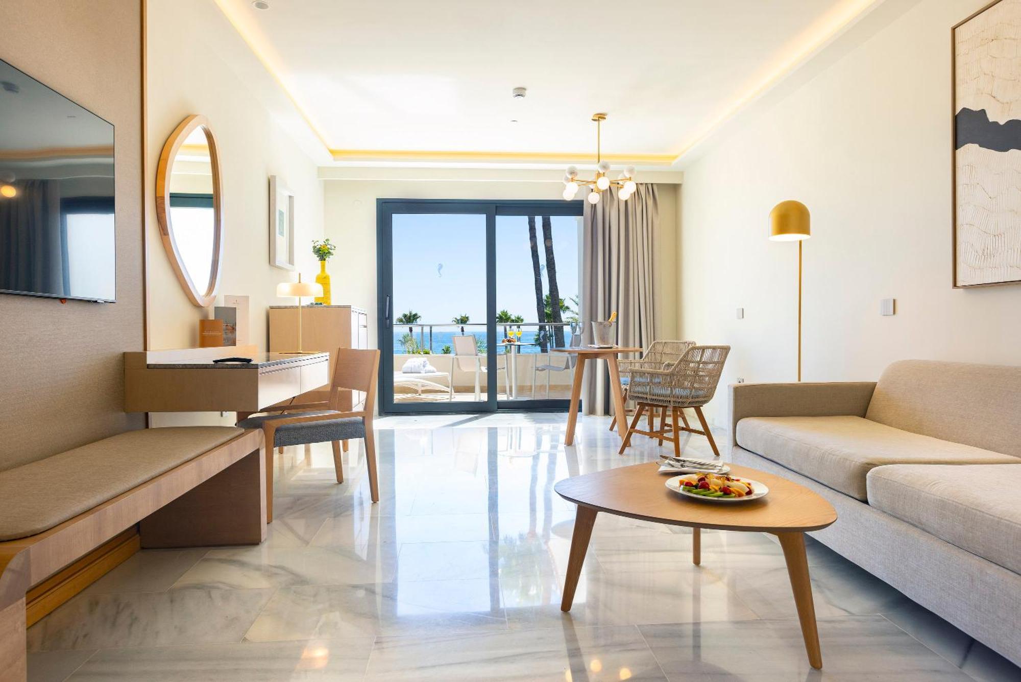 Hipotels Barrosa Palace &