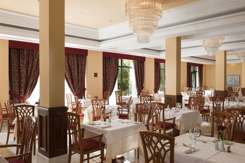 Hipotels Barrosa Palace & 5*